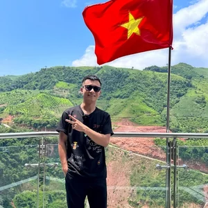 The Inspiring Journey: From Construction Worker to Quang Linh Vlogs - image 2