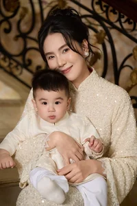 MC Mai Ngoc: Post-Motherhood Radiance and the Evolution of Style - image 6