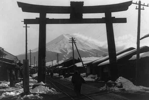Rare Historical Photos Reveal Daily Life in 1800s Japan - image 11