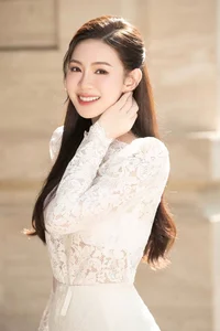 Netizens Buzz Over Bui Thi Xuan Hanh's Coronation as Miss Cosmo Vietnam 2023 - image 5