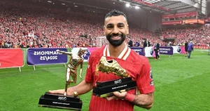 Liverpool Historic Premier League Trophy Lift: Relive the Anfield Glory - image 2
