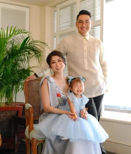 How Many Children Does Billionaire Johnathan Hanh Nguyen Have? - image 12