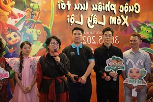 Celebrating Creativity: Artists Gather for the 'De Men' Awards Ceremony - image 0