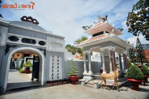 4 Must-Visit Spiritual Landmarks at the Legendary Sam Mountain in Chau Doc - image 0