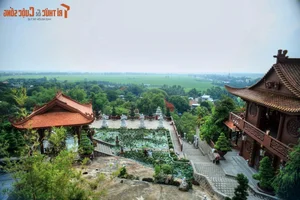 4 Must-Visit Spiritual Landmarks at the Legendary Sam Mountain in Chau Doc - image 11