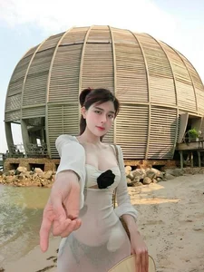 Tran Bich Hanh: Modern Success and Lifestyle of Vu Van Thanh’s Girlfriend - image 5