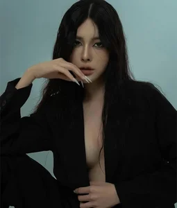 Tran Bich Hanh: Modern Success and Lifestyle of Vu Van Thanh’s Girlfriend - image 1