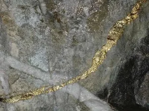 The Mystery of the Gold Mine Visible to the Naked Eye - image 2