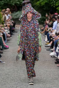 Model Phuong Oanh Makes Waves at New York Fashion Week with Eight Show Appearances - image 4
