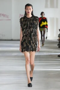 Model Phuong Oanh Makes Waves at New York Fashion Week with Eight Show Appearances - image 6