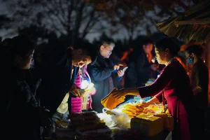 Discover Vietnam's Mysterious Yin-Yang Market: A Once-a-Year Spiritual Gathering - image 7