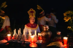 Discover Vietnam's Mysterious Yin-Yang Market: A Once-a-Year Spiritual Gathering - image 11