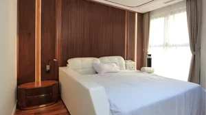 Luxury Real Estate: A Look Inside the $700,000 Apartment Purchased for a Student's Education - image 7