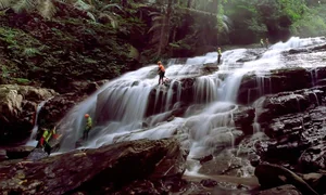 The Mysterious Beauty of Toc Tien Waterfall Hidden in the Truong Son Mountains - image 3