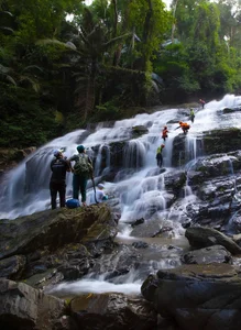 The Mysterious Beauty of Toc Tien Waterfall Hidden in the Truong Son Mountains - image 4
