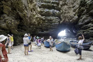 Discover the Pristine Coastal Beauty of Nghe An Province in Vietnam - image 4