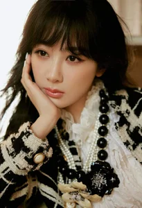 Yang Zi and Guan Xiaotong Stun Global Audiences at Paris Fashion Week - image 32