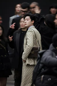 Yang Zi and Guan Xiaotong Stun Global Audiences at Paris Fashion Week - image 35