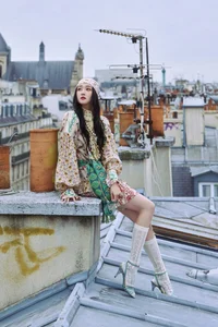 Yang Zi and Guan Xiaotong Stun Global Audiences at Paris Fashion Week - image 31