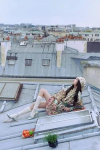 Yang Zi and Guan Xiaotong Stun Global Audiences at Paris Fashion Week - image 14