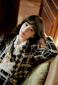 Yang Zi and Guan Xiaotong Stun Global Audiences at Paris Fashion Week - image 15