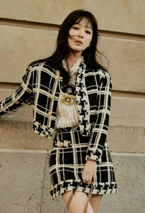 Yang Zi and Guan Xiaotong Stun Global Audiences at Paris Fashion Week - image 2