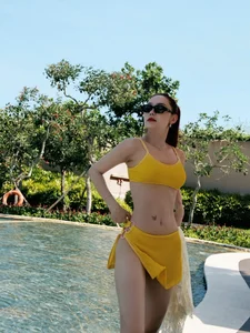 Vietnamese Star Phuong Oanh Radiates Elegance in Sophisticated 'CEO Wife' Style - image 3