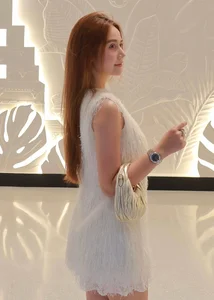 Diva Hong Nhung Captivates Fans with Bold Avant-Garde Outfits - image 0
