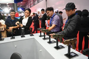 Advanced Small Arms and Precision Sniper Rifles Featured at the Vietnam International Defense Expo Showcase - image 1