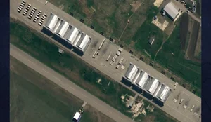 Unusual Military Structures Discovered Near the Russia-Ukraine Border - image 0