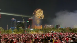 Spectacular Fireworks Light Up Ho Chi Minh City Sky on April 30th - image 0