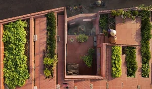 Innovative Terraced Roof Garden House Featured in US Media - image 4