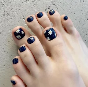 200+ Elegant and Simple Toe Nail Designs for a Chic Look - image 30