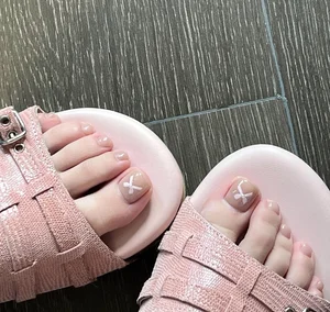 200+ Elegant and Simple Toe Nail Designs for a Chic Look - image 24