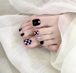 200+ Elegant and Simple Toe Nail Designs for a Chic Look - image 9