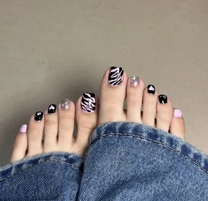 200+ Elegant and Simple Toe Nail Designs for a Chic Look - image 14