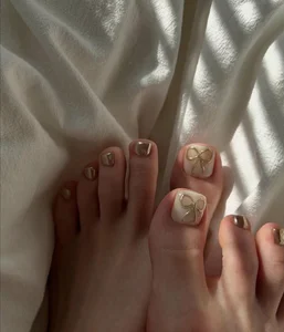 200+ Elegant and Simple Toe Nail Designs for a Chic Look - image 7