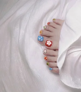 200+ Elegant and Simple Toe Nail Designs for a Chic Look - image 29