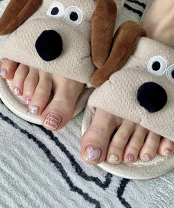 200+ Elegant and Simple Toe Nail Designs for a Chic Look - image 12