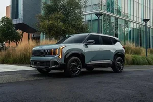Kia Seltos 2027 Hybrid: Enhanced Fuel Efficiency and Modern Design Set for Late Release - image 12