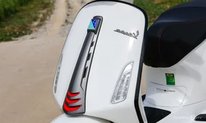 2025 Vespa Sprint S 125 Review: A Stylish Challenger to the Honda SH 125i - image 6