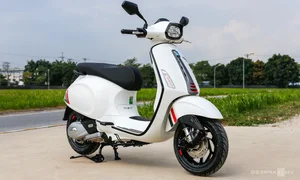 2025 Vespa Sprint S 125 Review: A Stylish Challenger to the Honda SH 125i - image 11