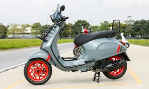 2025 Vespa Sprint S 125 Review: A Stylish Challenger to the Honda SH 125i - image 2