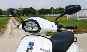 2025 Vespa Sprint S 125 Review: A Stylish Challenger to the Honda SH 125i - image 10