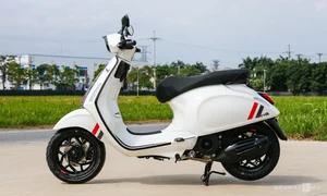 2025 Vespa Sprint S 125 Review: A Stylish Challenger to the Honda SH 125i - image 3