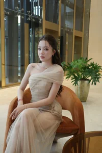 TikTok Viral 27 Year Old Bride Captivates Fans with Stunning Style - image 4