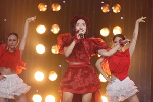 Chi Pu Crowned Beauty of the Year at Star of the Year Awards - image 6