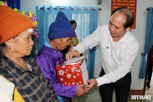 Ministry of Labour Visits and Supports Social Protection Centers and Policy Families in Kon Tum - image 6