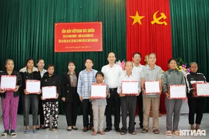 Ministry of Labour Visits and Supports Social Protection Centers and Policy Families in Kon Tum - image 2