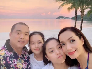 Supermodel Thúy Hạnh’s Grand Villa: A Masterclass in Tet Home Decoration - image 3